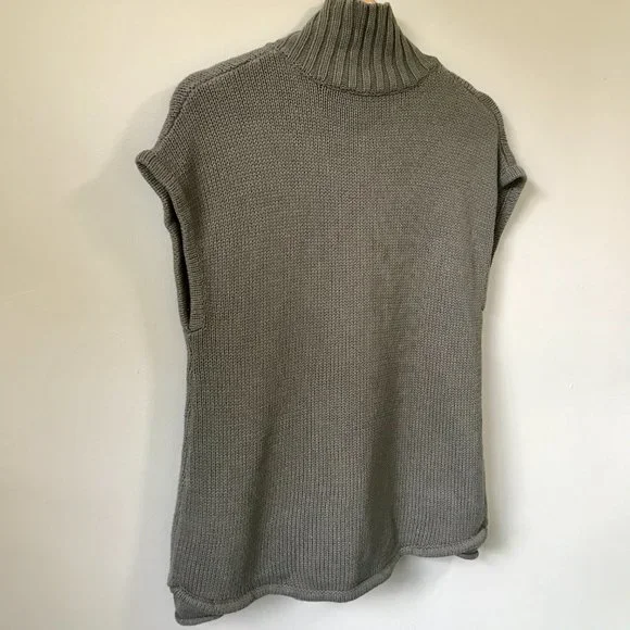 BCBGeneration Grey Mock Neck Button Short Sleeve Sweater, Size M - Picture 9 of 11